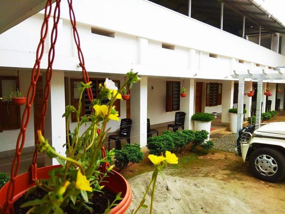 Premier Tourist Home Kizhake Chalakudi Exterior photo